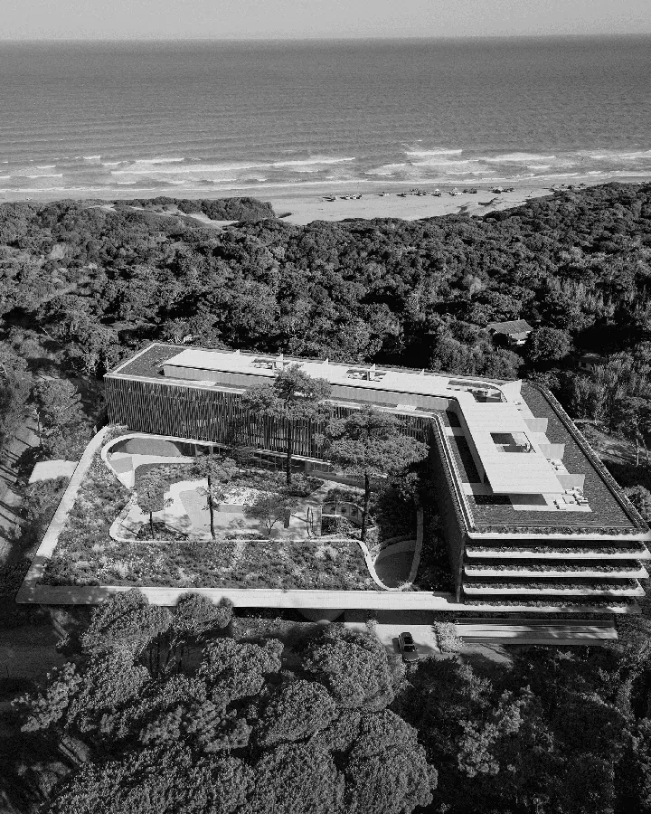 CASA VALLE B&W